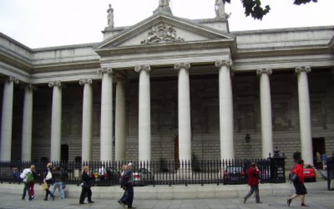 Υψηλόβαθμοι ιρλανδοί τραπεζίτες καταδικάστηκαν για την κρίση του 2008