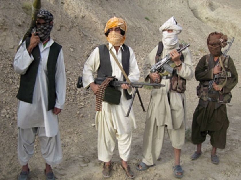 Αστυνομικοί παρέδωσαν βάση στους Ταλιμπάν