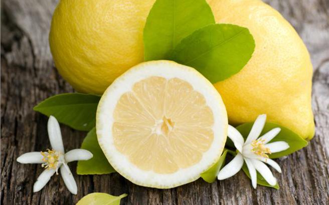 Τα βασικά οφέλη του λεμονιού για την υγεία και την ομορφιά