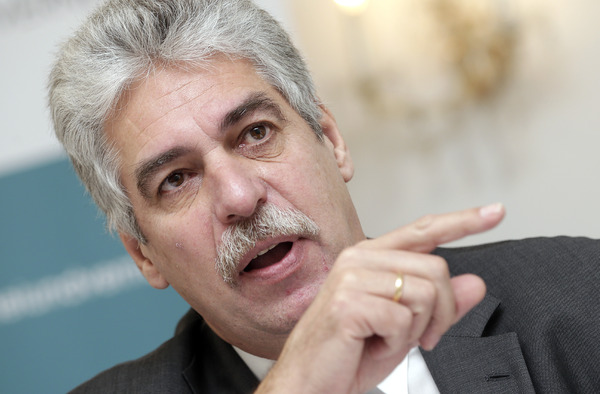 «Το πρόβλημα της ελληνικής κυβέρνησης είναι η πολιτική απειρία»