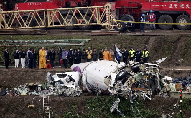 Από λάθος του πιλότου έπεσε το αεροσκάφος της TransAsia