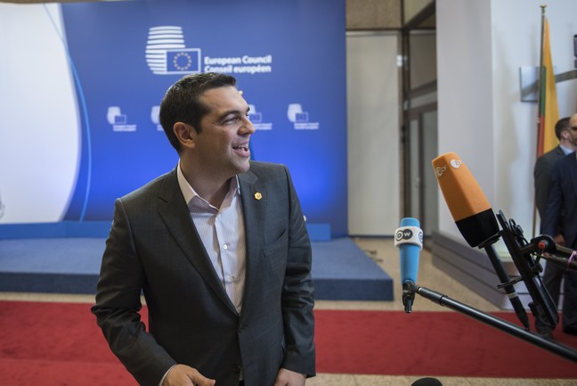 Spiegel: Συμβολική νίκη για τον έλληνα πρωθυπουργό