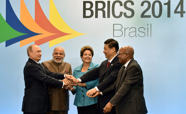 Μπορούν οι πανίσχυροι BRICS να σώσουν την Ελλάδα;