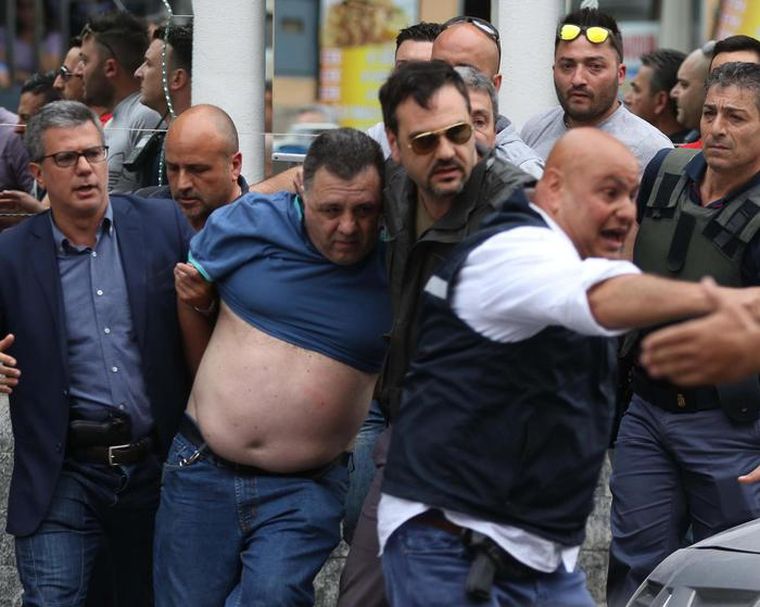 Άνδρας σε αμόκ σκότωσε 4 άτομα στη Νάπολη