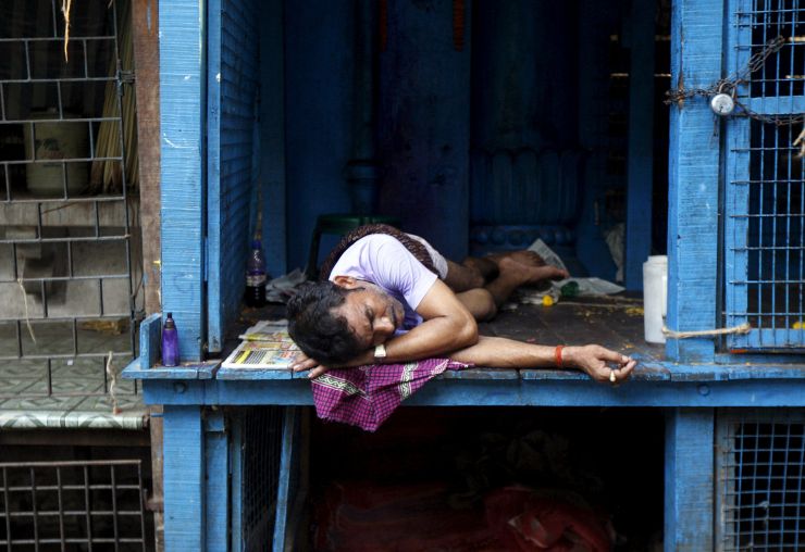 «Θερίζει» ζωές ο καύσωνας στην Ινδία