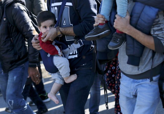 Πρόσφυγες από τη Συρία έφθασαν στο Σαράγεβο αεροπορικώς