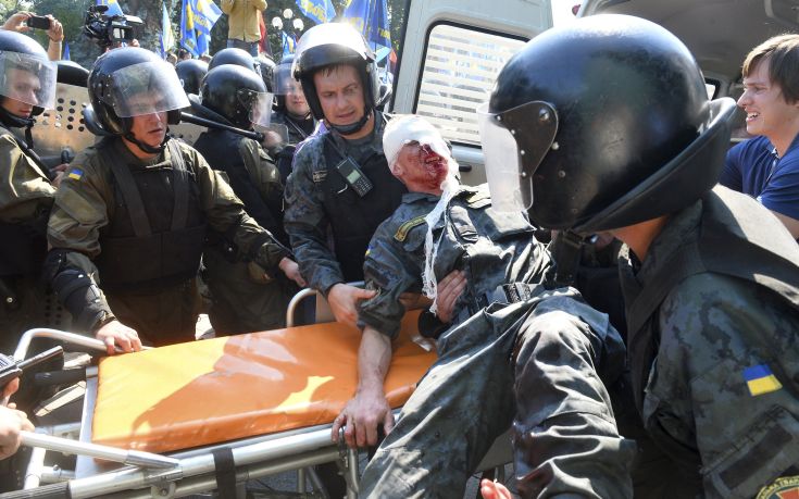 Υπέκυψε στα τραύματά του δεύτερος αστυνομικός στην Ουκρανία