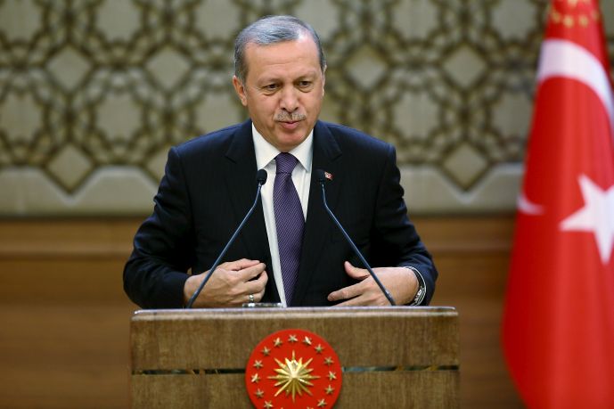 Συνταγματική αναθεώρηση για να γίνει «σουλτάνος» θέλει ο Ερντογάν