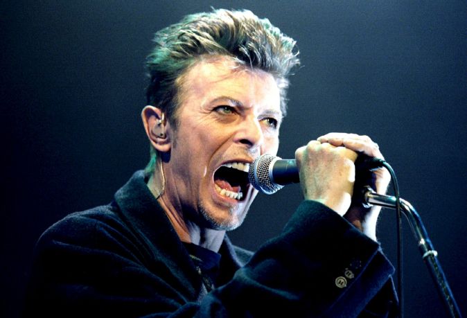 Αίτηση στον&#8230; Θεό για να επανέλθει στη ζωή ο David Bowie