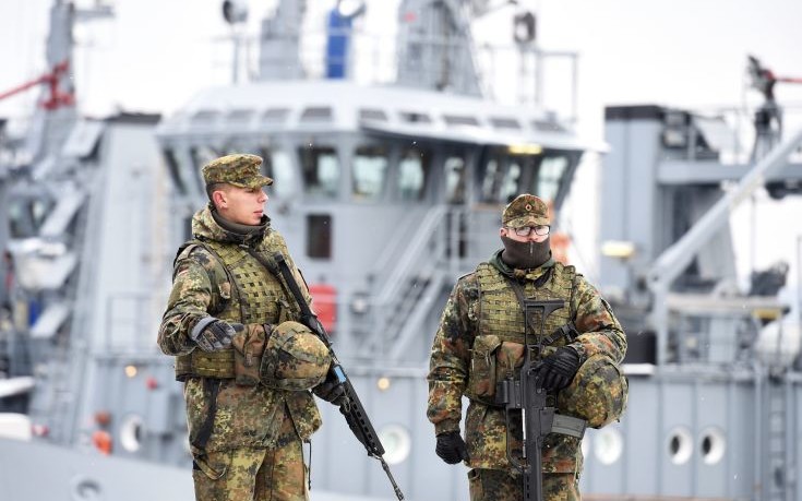Το Βερολίνο θέλει να επενδύσει 130 δισ. ευρώ στην άμυνα