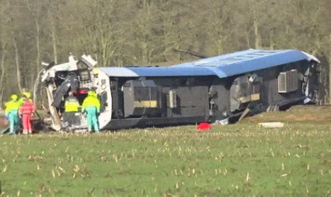 Ένας νεκρός και δέκα τραυματίες από τον εκτροχιασμό τρένου στην Ολλανδία