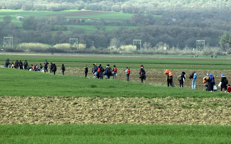 Με 500 ευρώ οι Σκοπιανοί ανοίγουν τα σύνορα για πρόσφυγες και μετανάστες