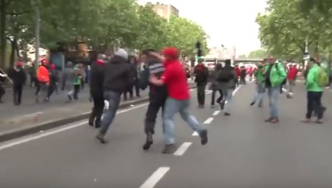 Διαδηλωτής στο Βέλγιο βγάζει «νοκ-άουτ» τον αστυνομικό διευθυντή των Βρυξελλών