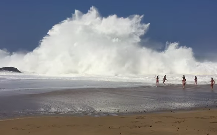 Τεράστια κύματα που προτιμάς να κοιτάς από μακριά