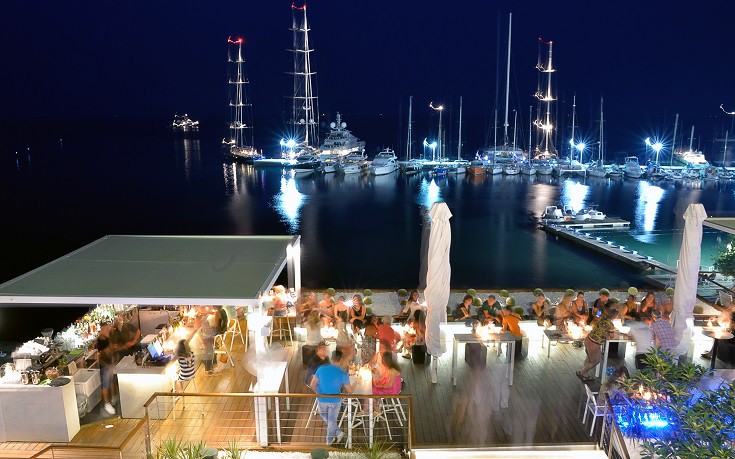 Naok Azur, ένα συναρπαστικό beach bar restaurant στην Παλιά Πόλη της Κέρκυρας