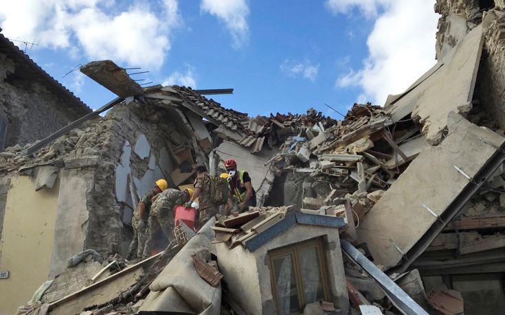 Τουλάχιστον 18 οι νεκροί στην Ιταλία μετά το σεισμό
