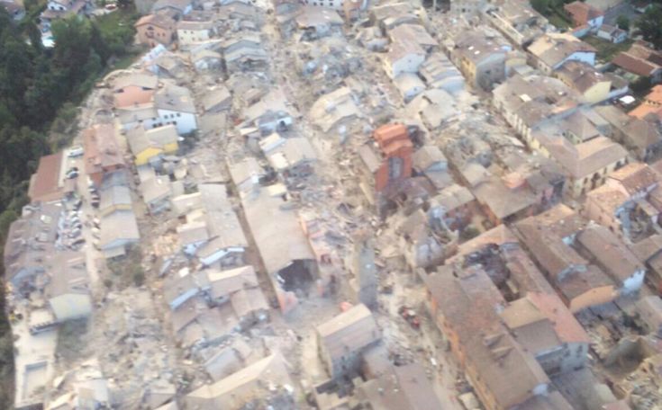 Η καταστροφή στη σεισμόπληκτη πόλη Αματρίτσε από ψηλά