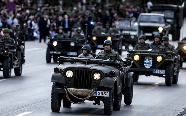 Στιγμιότυπα από τη μεγάλη στρατιωτική παρέλαση στη Θεσσαλονίκη