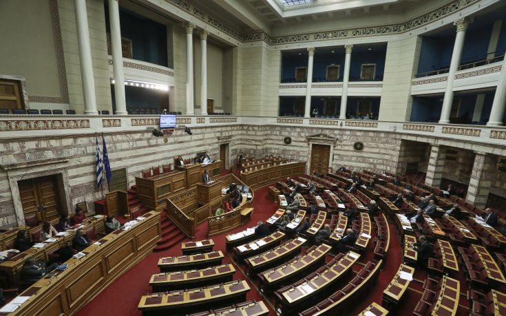 Εν ενεργεία βουλευτής του ΣΥΡΙΖΑ πήρε τη 13η σύνταξη
