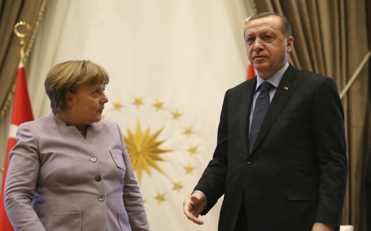 Η Μέρκελ καλεί τον Ερντογάν σε «διάλογο με σεβασμό»