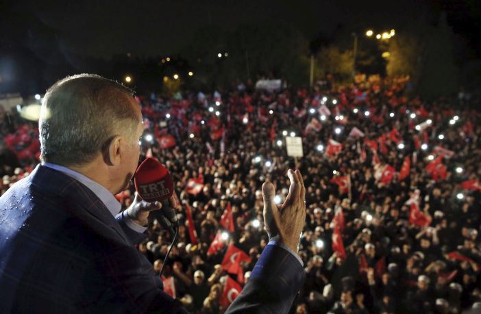 Die Zeit: Ερντογάν, ο νεκροθάφτης της τουρκικής δημοκρατίας