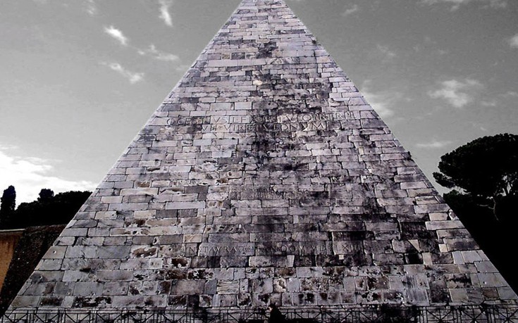 Εννιά τάφοι που αποδεικνύουν πως δε χρειάζεται να είσαι φαραώ για να ταφείς μέσα σε πυραμίδα!