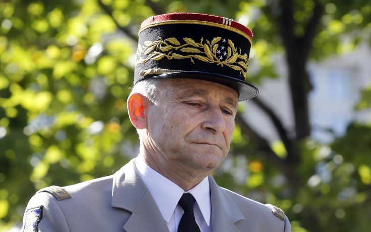«Δεν θα επιτρέψω να με γ...» είπε ο αρχηγός των Ενόπλων Δυνάμεων της Γαλλίας και παραιτήθηκε