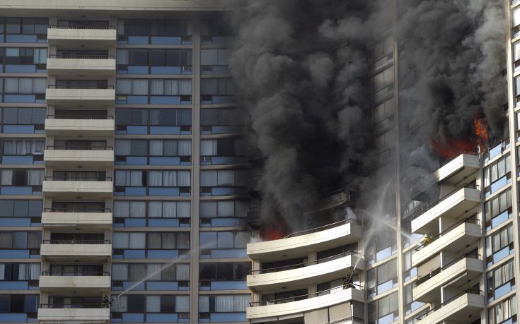 Τουλάχιστον 3 νεκροί από την πυρκαγιά σε κτίριο 36 ορόφων στη Χονολουλού