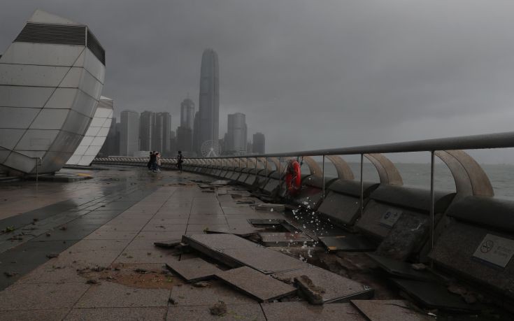 Δώδεκα νεκροί από τον τυφώνα Χάτο στο Χονγκ Κονγκ