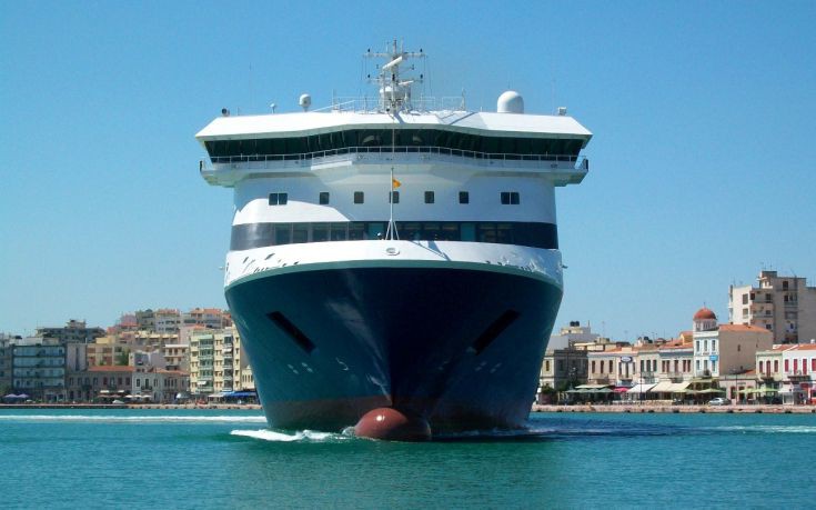 Κορoνοϊός: Ύποπτο κρούσμα στο «Blue Star Mykonos» &#8211; Αποκλεισμένοι επιβάτες και πλήρωμα στο λιμάνι της Λήμνου