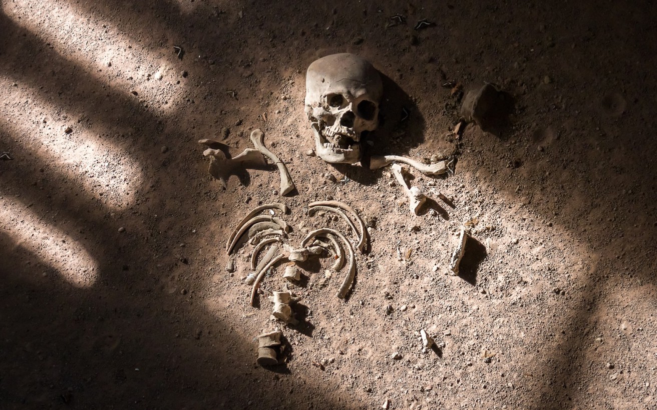 Αποτέλεσμα εικόνας για Τo μυστήριο των βρεφικών σκελετών στο αρχαίο πηγάδι της αθηναϊκής Αγοράς Οι 450 σύντομες ζωές της αρχαίας Αθήνας και η επίμονη φήμη περί μαζικού εγκλήματος