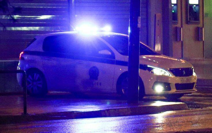 Θεσσαλονίκη: Άνδρας σε έξαλλη κατάσταση χτύπαγε με μπαλτά είσοδο μασονικής στοάς
