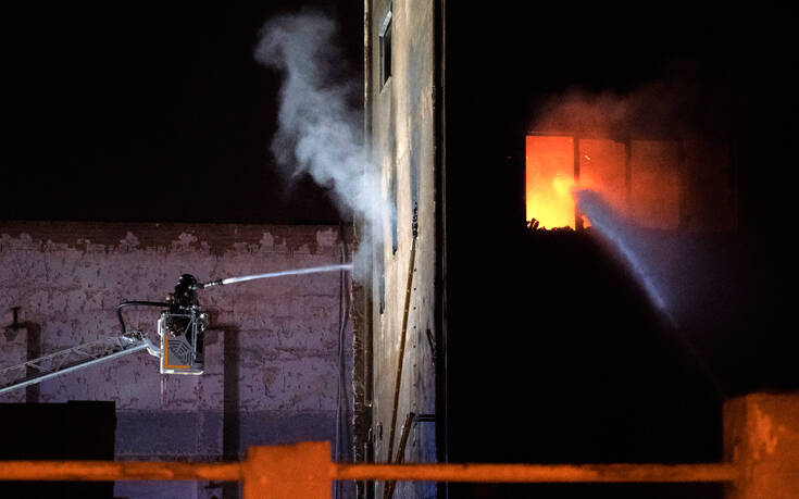 Πύρινη κόλαση σε βιομηχανικό κτίριο στη Βαρκελώνη &#8211; Δύο νεκροί από τη φωτιά