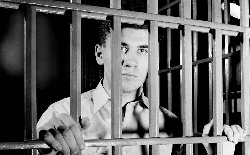Ο «δολοφόνος με το κραγιόν» που πέρασε περισσότερα από 65 χρόνια στη φυλακή