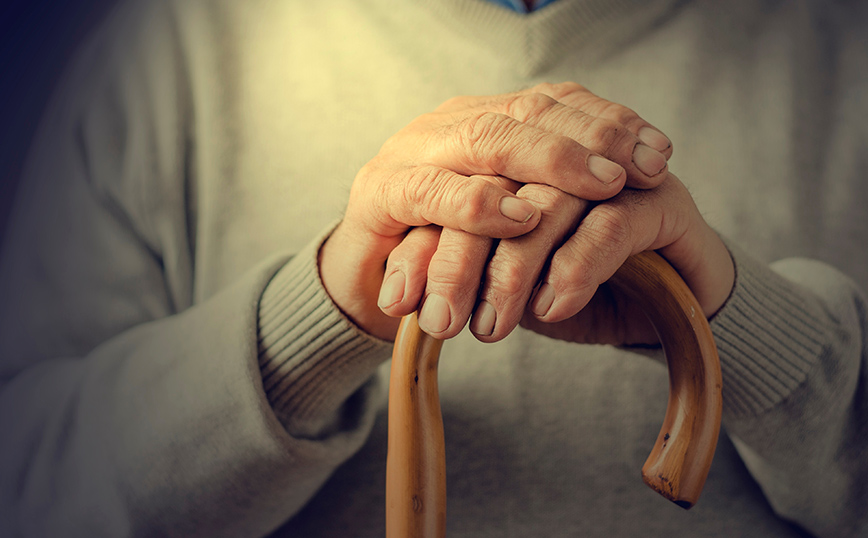SOS για τους ηλικιωμένους: Πώς η μοναξιά ιδίως εν μέσω κορονοϊού αυξάνει τον κίνδυνο άνοιας
