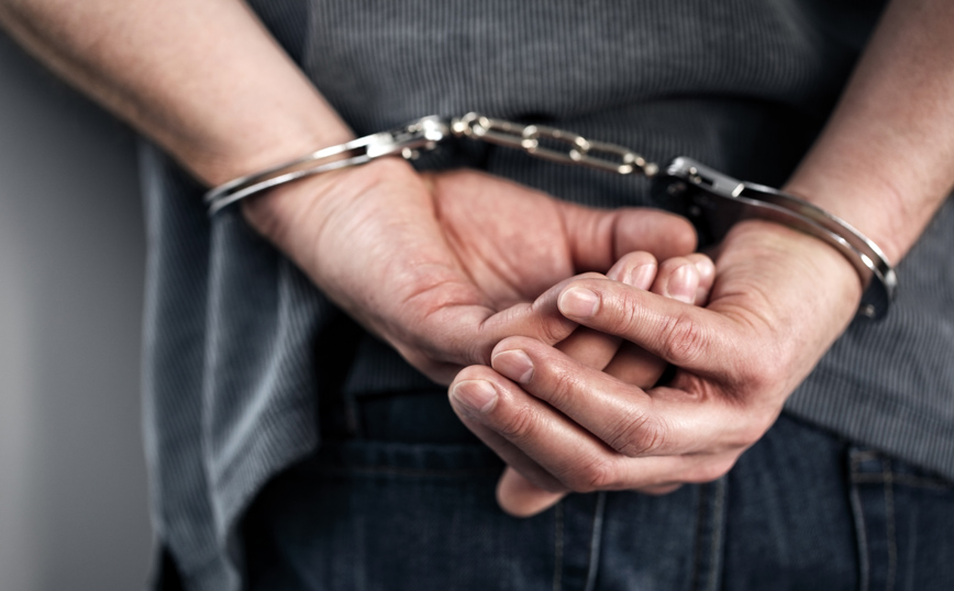 Συνελήφθησαν έξι ανήλικοι για ληστεία σε βάρος δύο 13χρονων στην Ελευσίνα