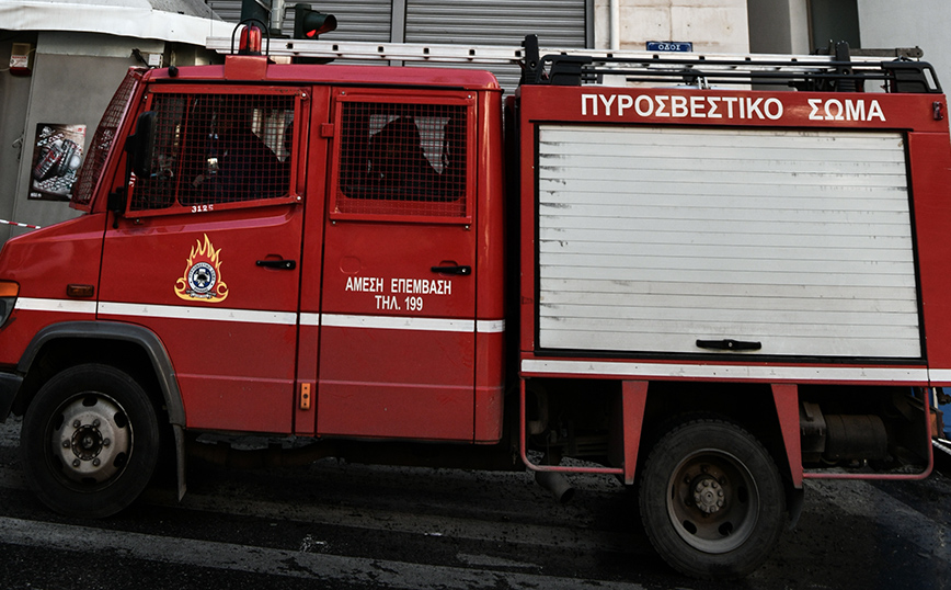 Στις φλόγες τρία φορτηγά στο λιμάνι της Θεσσαλονίκης &#8211; Συναγερμός στην Πυροσβεστική