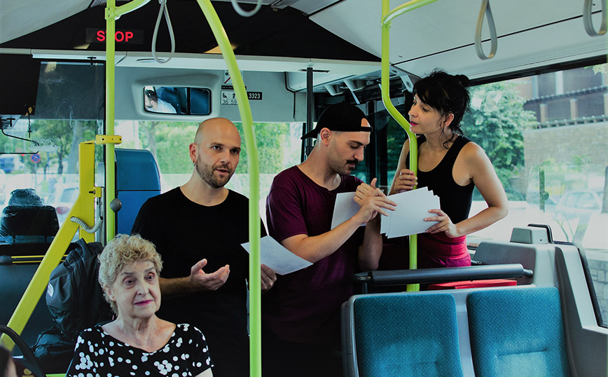 Θεσσαλονίκη: Θέατρο στο&#8230;  λεωφορείο με τη «Λούνα» της Ρίκας Μπενβενίστε