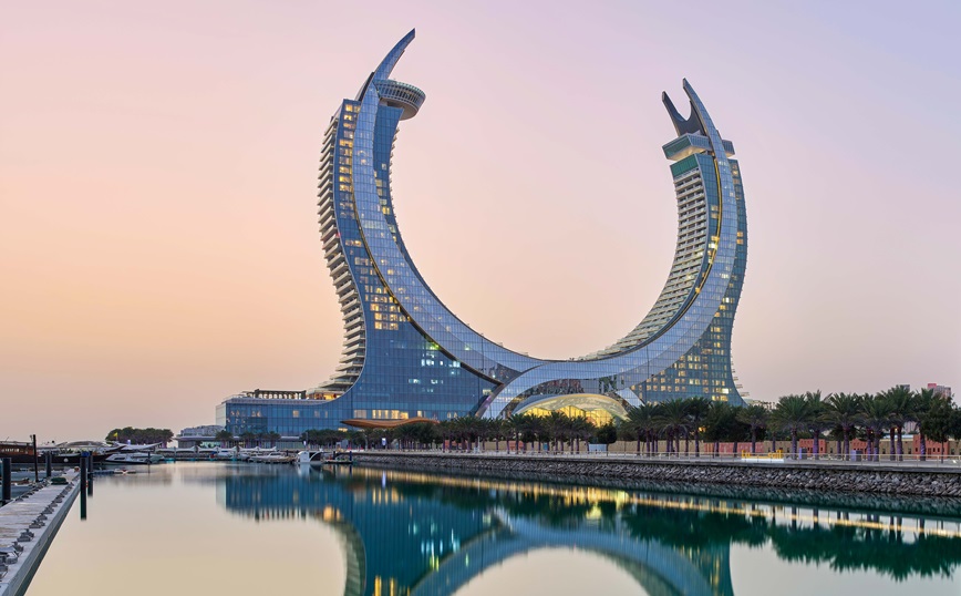 Katara Towers: Τα πολυτελή ξενοδοχεία σε σχήμα δύο γιγαντιαίων σπαθιών