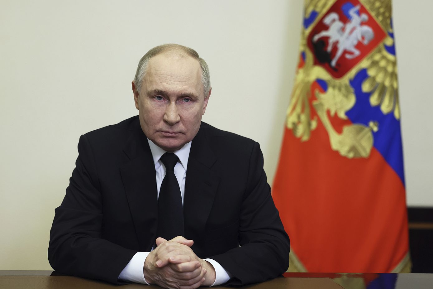 Ο Πούτιν δεν προβλέπει προς το παρόν συνάντηση με τις οικογένειες των θυμάτων, δηλώνει το Κρεμλίνο