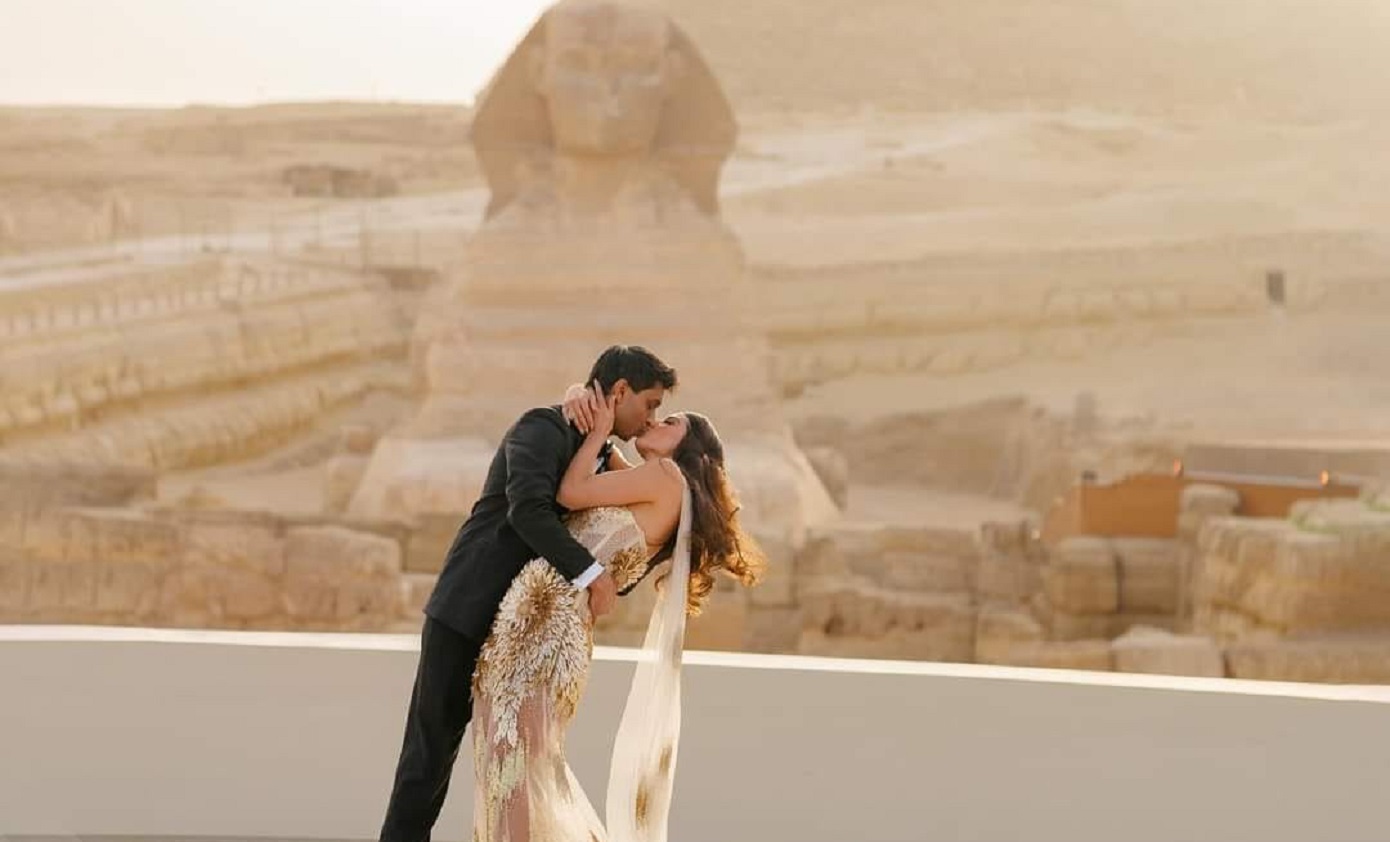 Γάμος χλιδής στις πυραμίδες της Αιγύπτου &#8211; Ο δισεκατομμυριούχος Ankur Jain παντρεύτηκε την πρώην παλαίστρια Erika Hammond