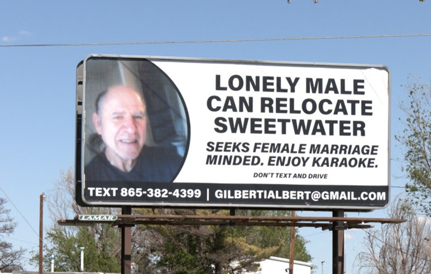 Ηλικιωμένος πλήρωσε να μπει σε διαφημιστική πινακίδα για να βρει τον έρωτα &#8211; «Δέχτηκα πάνω από 400 κλήσεις»