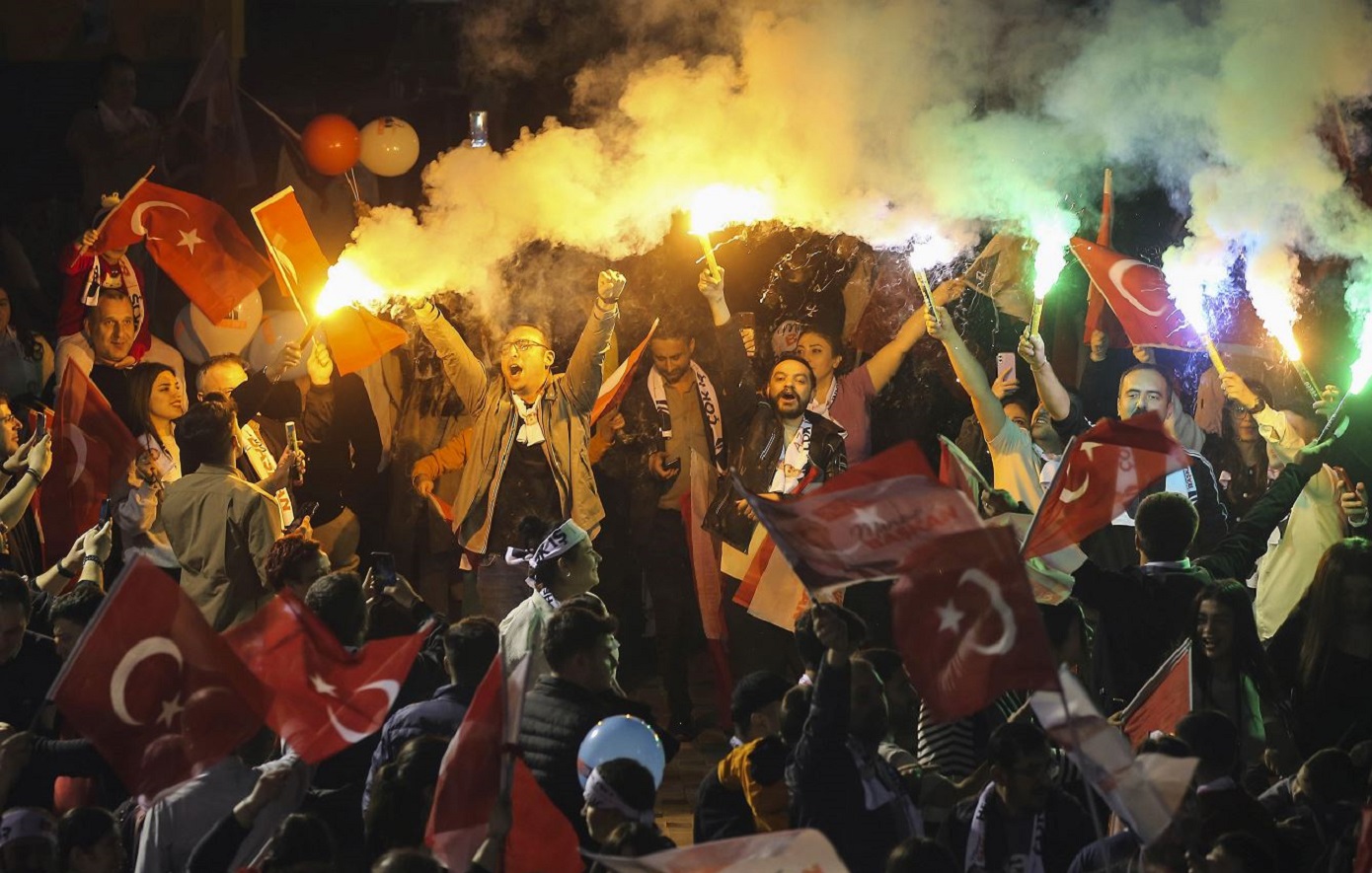 Επεισόδια στην Τουρκία μετά τα αποτελέσματα των δημοτικών εκλογών: Ένας νεκρός και τέσσερις τραυματίες