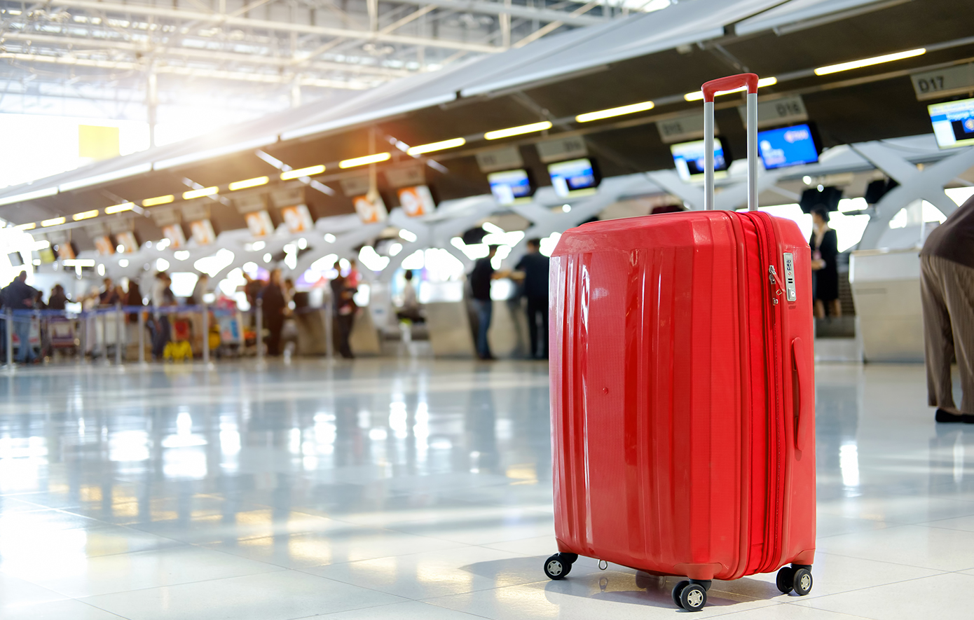 Γιατί μερικές αεροπορικές εταιρείες φορτώνουν πρώτα τις κόκκινες βαλίτσες
