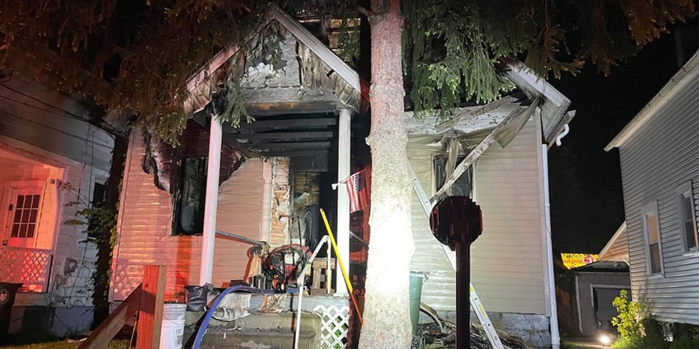 Φονική φωτιά σε σπίτι στο Οχάιο – Οι φερόμενοι εμπρηστές πιάστηκαν σε βίντεο να διαφεύγουν από το σημείο