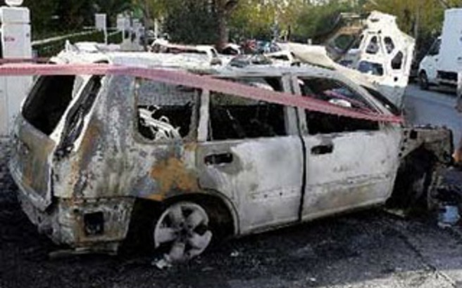 Μπαράζ εμπρηστικών επιθέσεων σε 18 αυτοκίνητα σε Μαρούσι, Αθήνα και Αγ. Παρασκευή