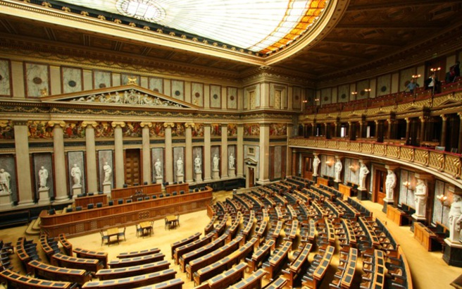 Τον βαθμιαίο τερματισμό των κυρώσεων κατά της Μόσχας ψήφισε η αυστριακή Βουλή
