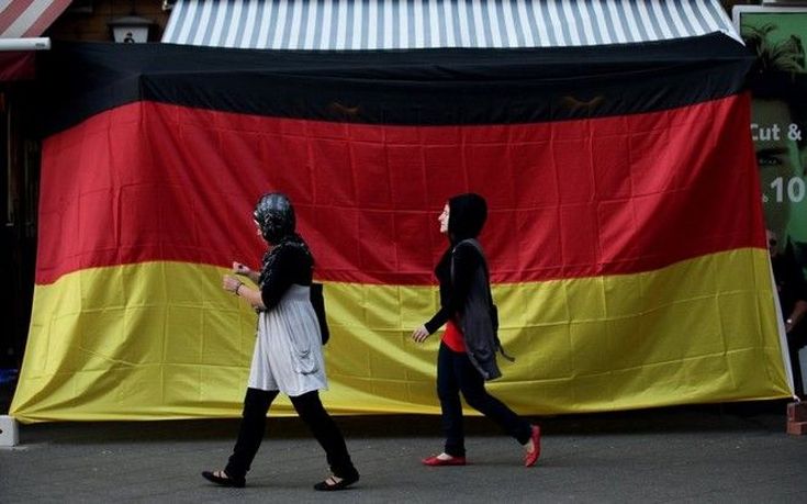 Η Γερμανία «κλείνει» τις πόρτες της σε πρόσφυγες και μετανάστες