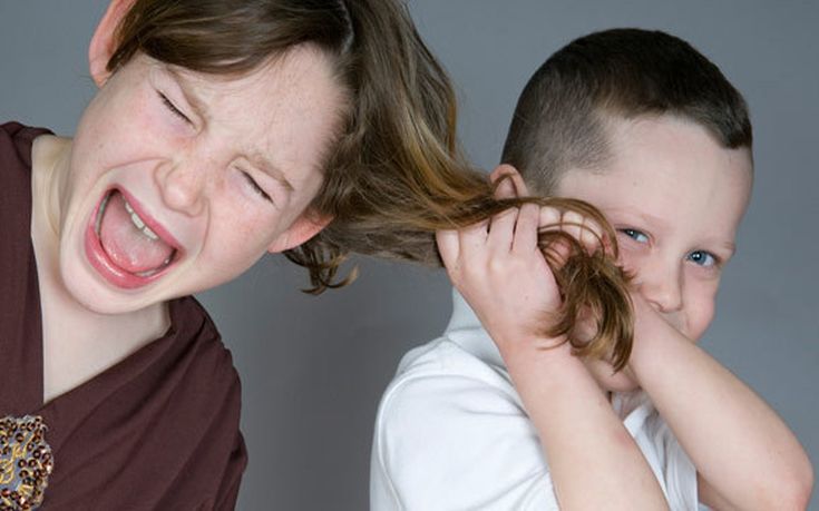 Αδερφικό bullying: Τι κάνεις όταν η κόντρα ξεπερνά τα όρια και η κατάσταση είναι αφόρητη
