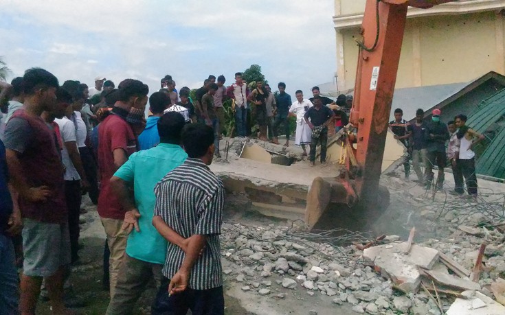Τουλάχιστον ένας νεκρός από τον σεισμό στην Ινδονησία
